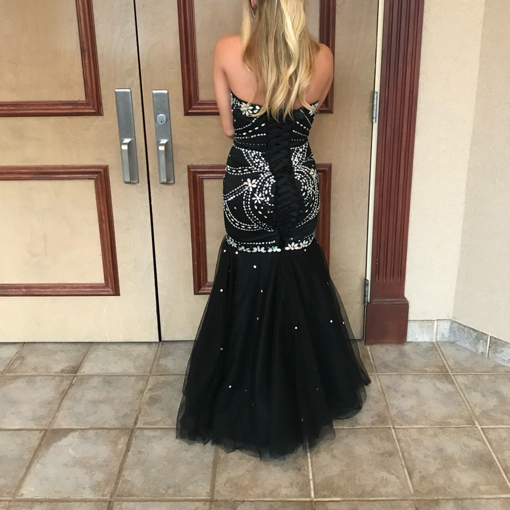 Dress - Picture 2 of 2